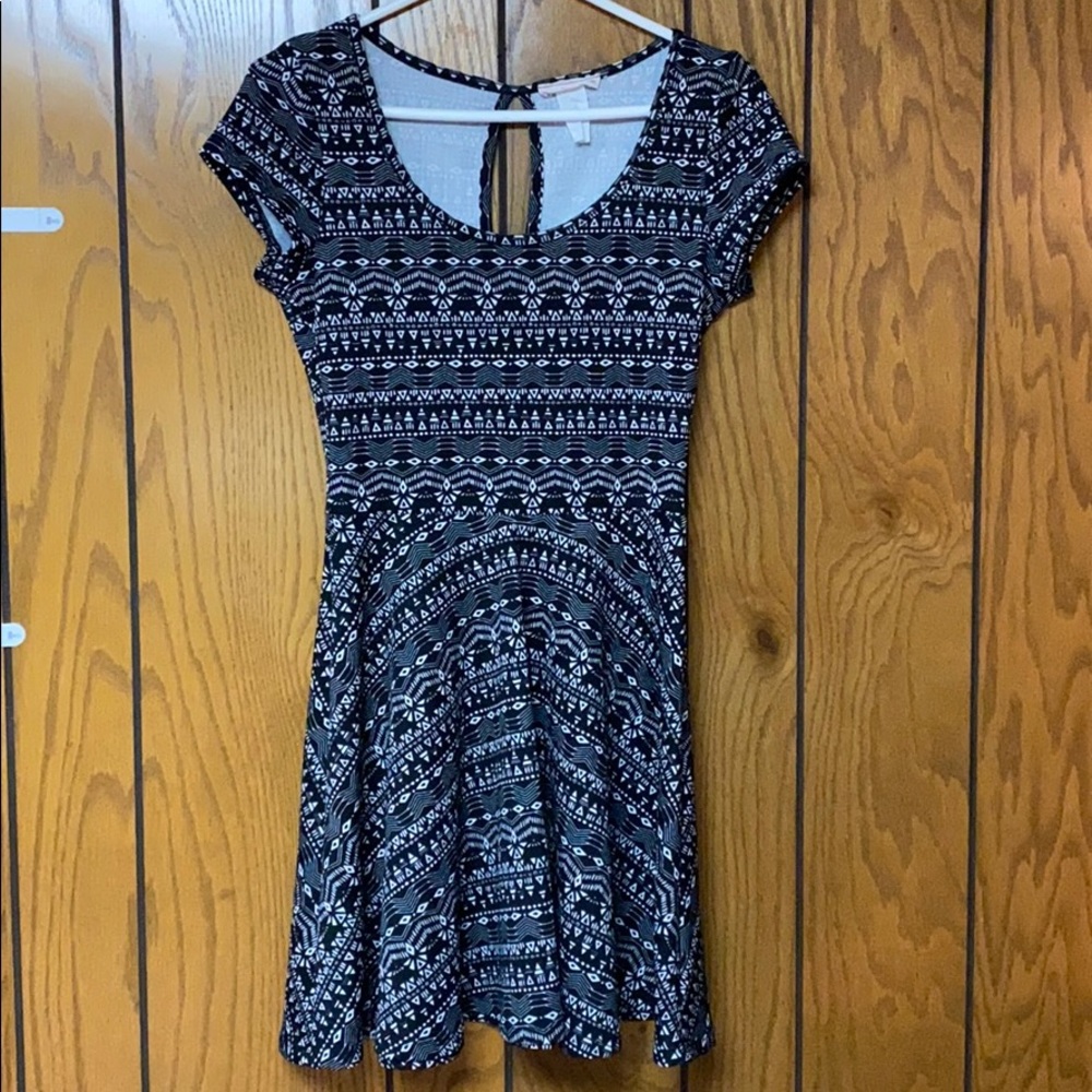 Women’s Black and White Tribal Print Dress